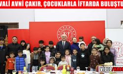 Muş Valisi Çakır, koruyucu aileler ve çocuklarla iftar sofrasında buluştu