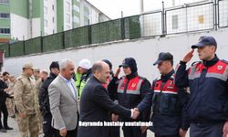 Oltu’da Bayram Sevinci Paylaşıldı: Şeker ve Baklavalarla Sıcacık Ziyaretler