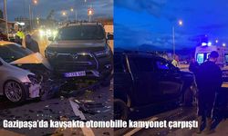 Antalya'da otomobille kamyonet çarpıştı: 1’i ağır 5 yaralı