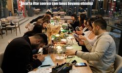 Ahlat’ta iftar sonrası sanat buluşması: Cam fanuslar renklendi