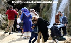 Erzincan’ın doğal güzelliği Girlevik Şelalesi bayramda dolup taştı