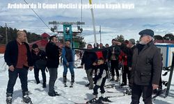 Ardahan’da İl Genel Meclisi üyelerinin kayak keyfi