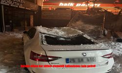 Erzurum’da Çatıdan Düşen Kar Kütlesi Otomobili Hurdaya Çevirdi