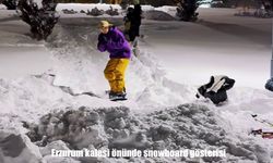 Erzurum Kalesi’nde kış eğlencesi: Gençlerden snowboard gösterisi