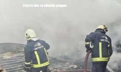 Erçiş'te ahır ve odunluk yangını