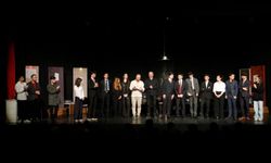 Erzurum Lisesi Öğrencilerinden “12 Öfkeli” Oyunu Büyük İlgi Gördü