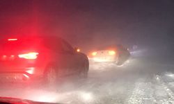 Ardahan-Ardanuç Kara Yolu Kar ve Tipi Nedeniyle Ulaşıma Kapatıldı