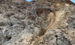 Hakkari-Yüksekova Yolunda Büyük Heyelan: Katı Atık Tesisi Kullanılamaz Hale Geldi