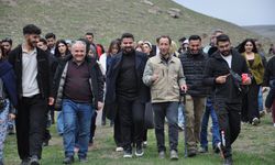 Kars Ani Örenyeri’nde Turizm Haftası Yürüyüşü: Tarih ve Doğa Bir Arada