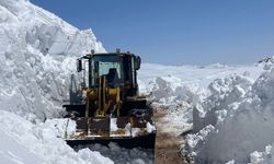 Erzurum’da 2 Bin 443 Rakımda Karla Mücadele: Yol İki Günde Açıldı