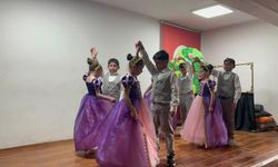 Kars’ta Köy Okulu Öğrencileri Sahneledi: Miniklerden Büyük Tiyatro Performansı