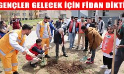Muş’ta fidanlar toprakla buluştu: Gençlerden geleceğe nefes