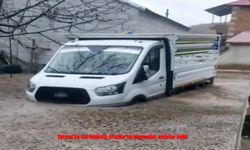 Bitlis Tatvan’da sağanak sele dönüştü