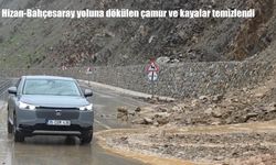 Hizan-Bahçesaray yoluna dökülen çamur ve kayalar temizlendi