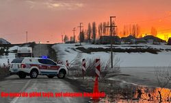 Karayazı'da gölet taştı, yol ulaşıma kapatıldı