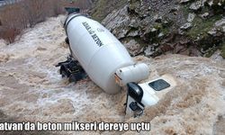 Tatvan’da beton mikseri dereye uçtu: Sürücü kayıp