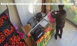 Elazığ’da örnek davranış: Kasada kimse yokken parasını bırakıp gitti