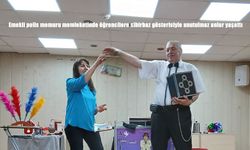 Emekli polis Posof’ta öğrencilere sihirbaz gösterisi sundu