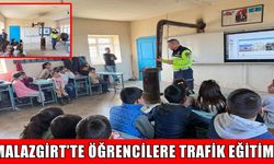 Malazgirt’te jandarmadan öğretmen ve öğrencilere trafik eğitimi