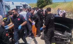 Batman’da kontrolden çıkan otomobil istinat duvarına çarptı: 5 yaralı