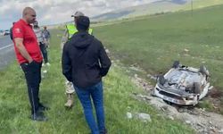 Elazığ-Bingöl Yolunda Kaza: Otomobil Şarampole Devrildi, 3 Yaralı