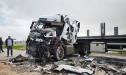 Ahlat’ta İki Tır Çarpıştı: 1 Kişi Ağır Yaralandı