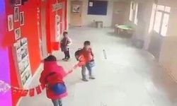 Erzurum’da Minik Öğrencilerden Duygulandıran Bayrak Hassasiyeti