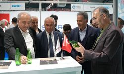 Üniversite rektörleri kariyer fuarında öğrencilerle buluştu