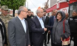 Başkan Er, deprem sonrası sahada çalışmaları inceledi, vatandaşlarla bir araya geldi
