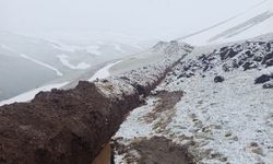 Diyadin’de Mayıs sonunda kar yağışı etkili oldu