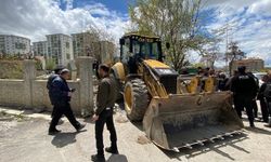 Erzurum’da Çifte Kardeşler Türbesi’nde Yıkım Tartışması