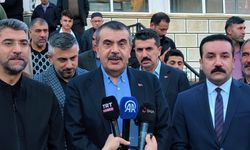 Bakan Yusuf Tekin bayram namazını Uzundere’de kıldı