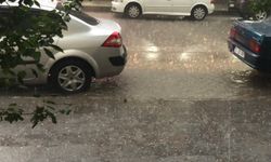 Erzincan’da dolu ve heyelan hayatı olumsuz etkiledi