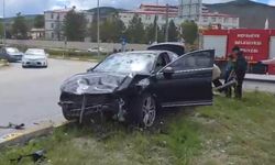 Erzincan'da iki otomobil çarpıştı: 6 yaralı