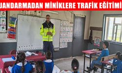 Muş'ta jandarmadan köy okulu öğrencilerine trafik semineri