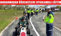 Muş'ta ortaokul öğrencilerine uygulamalı trafik eğitimi