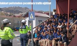 Hakkari polisinden çocuklara trafik eğitimi