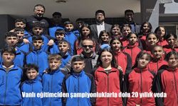 Vanlı eğitimci Mahmut Kipici’ye şampiyonluklarla veda