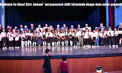 “Kalbimin En Güzel Şiiri: Annem” Yarışmasında Duygu Dolu Ödül Töreni