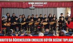 Varto’da yıl sonu şenliği coşkusu: Öğrenciler yeteneklerini sergiledi