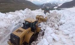 Erzurum’da Haziran ayında karla mücadele: Yayla yolu ulaşıma açıldı