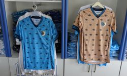Erzurumspor FK’dan asırlık mirasa vefa: "Ehram" forması taraftarla buluştu