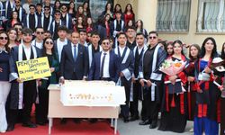 Hakkari Atatürk Anadolu Lisesi’nde mezuniyet coşkusu yaşandı