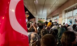 Kutsal topraklardan dönen hacılar Van’da coşkuyla karşılandı