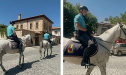 Tarihi Harput’ta atlı jandarma devriyesi