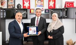 Vali Baruş’tan şehit ailelerine ziyaret