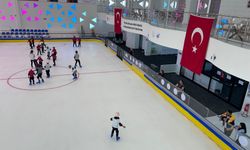 Van'da 30 derecelik sıcakta buz pateni keyfi