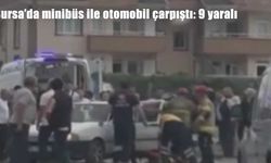 Bursa’da minibüs ile otomobil çarpıştı: 3’ü çocuk 9 yaralı