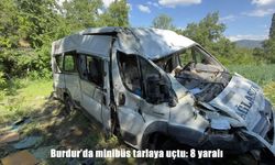 Burdur’da minibüs tarlaya uçtu: 8 yaralı