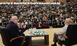 Ağrı'da Prof. Dr. Ökten ve Prof. Dr. Sayar'ın söyleşisine yoğun ilgi